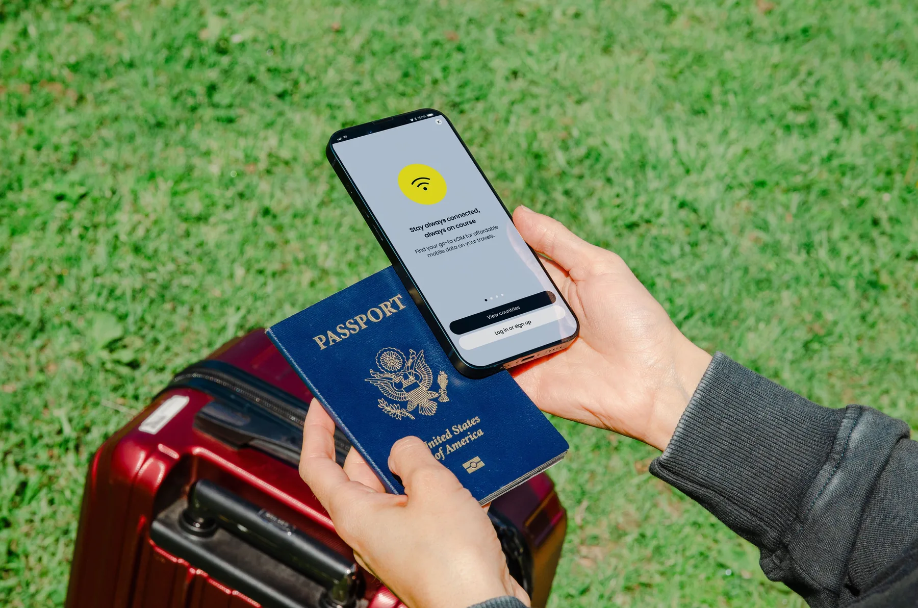 Celular com eSIM para roaming global durante uma viagem