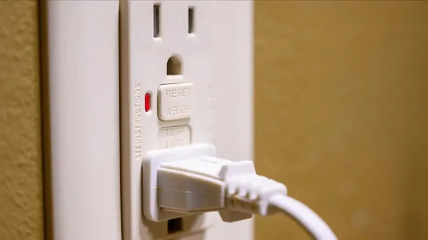 interruptor com uma tomada ligada