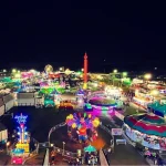 Vista noturna do Central Florida Fair, tradicional feira de Orlando